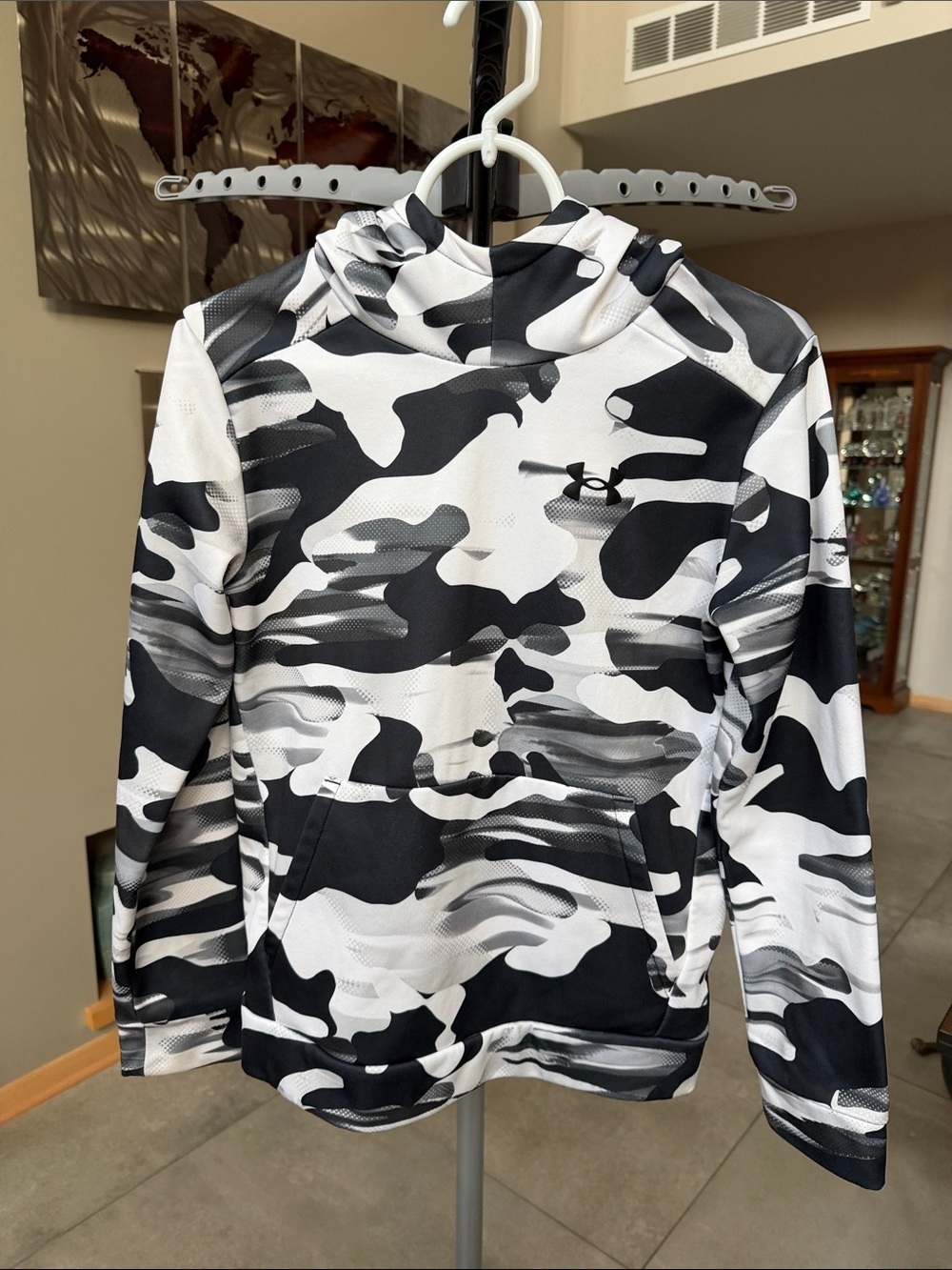 Under Armour Black White Gray Camo Pullover Hoodie Youth size L / G